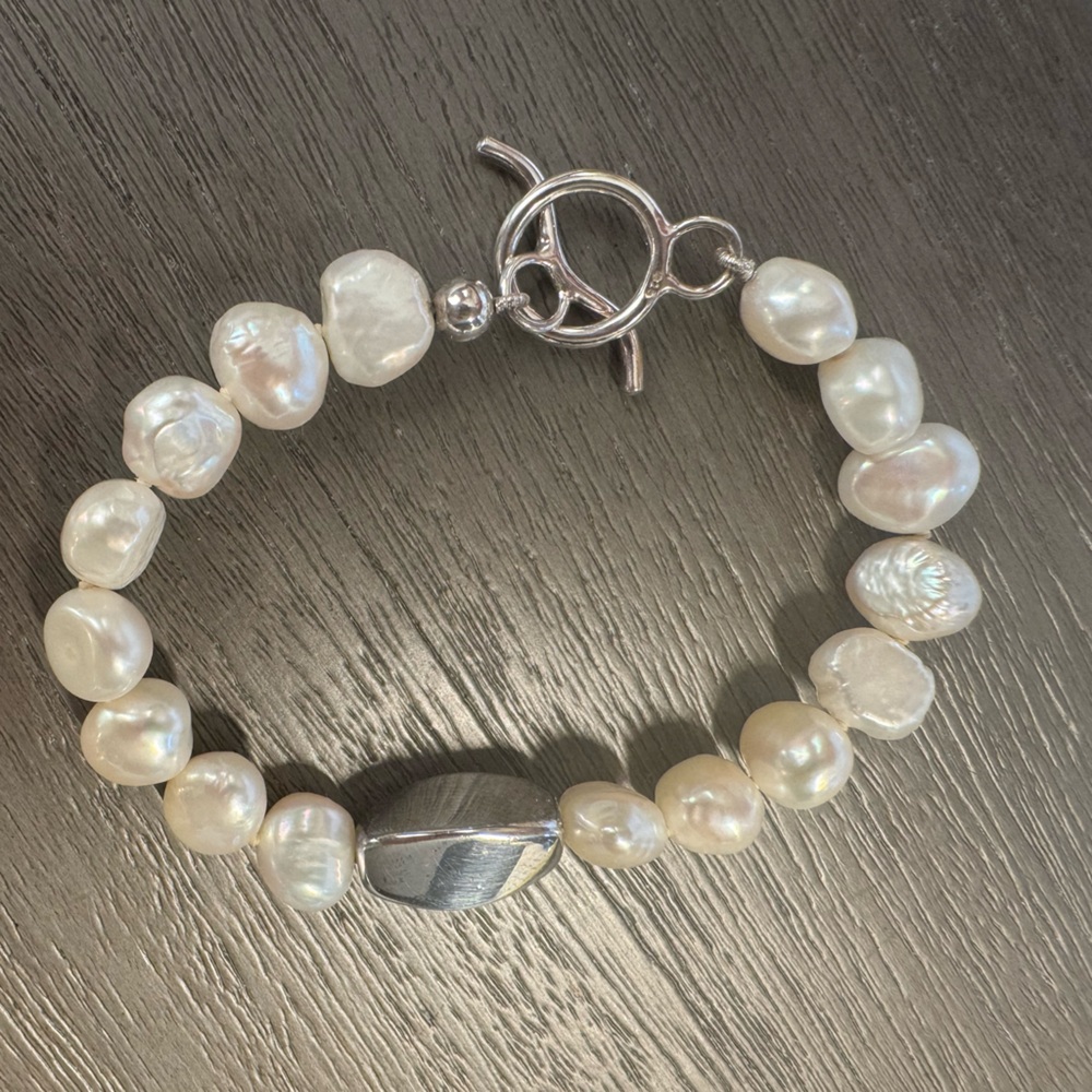 Simon Sebbag White Freshwater Pearl Bracelet with Silver accent. Unworn.